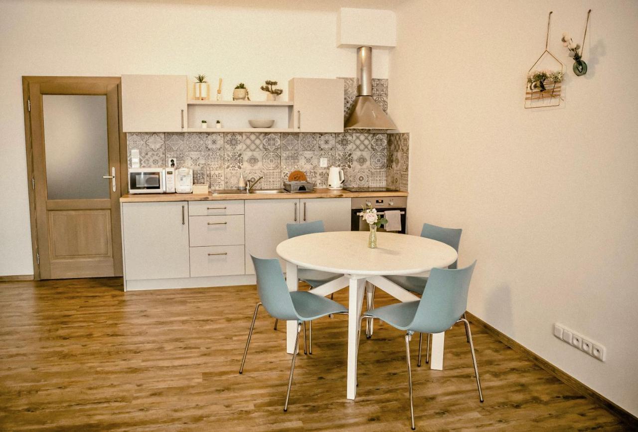 Luxusni Studio Na Velkem Namesti, Wi-Fi, Netflix Hradec Králové 外观 照片